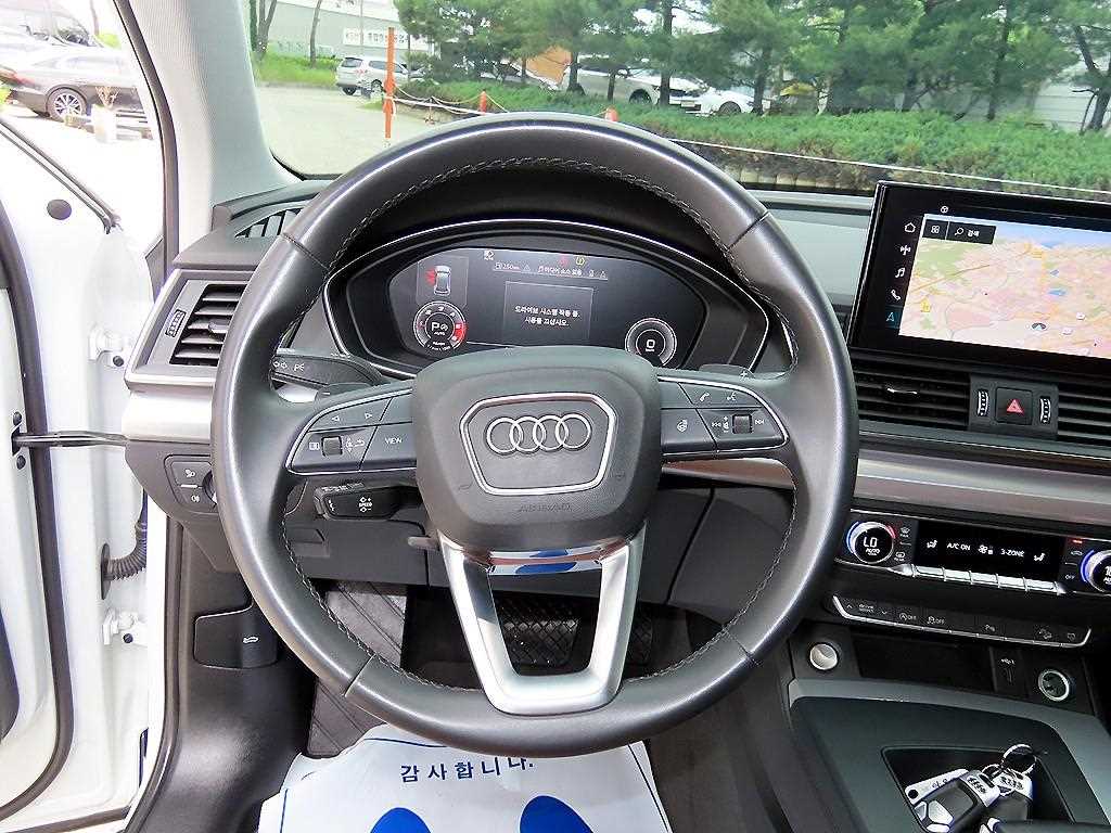 Audi Q5 — photo 08