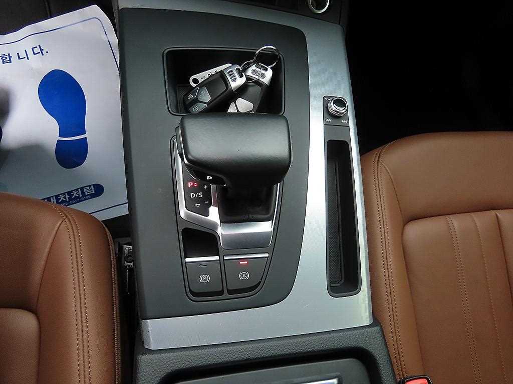 Audi Q5 — photo 10