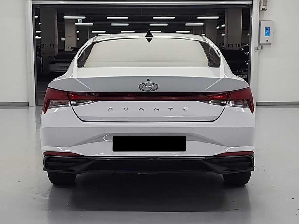 Hyundai Avante — photo 03