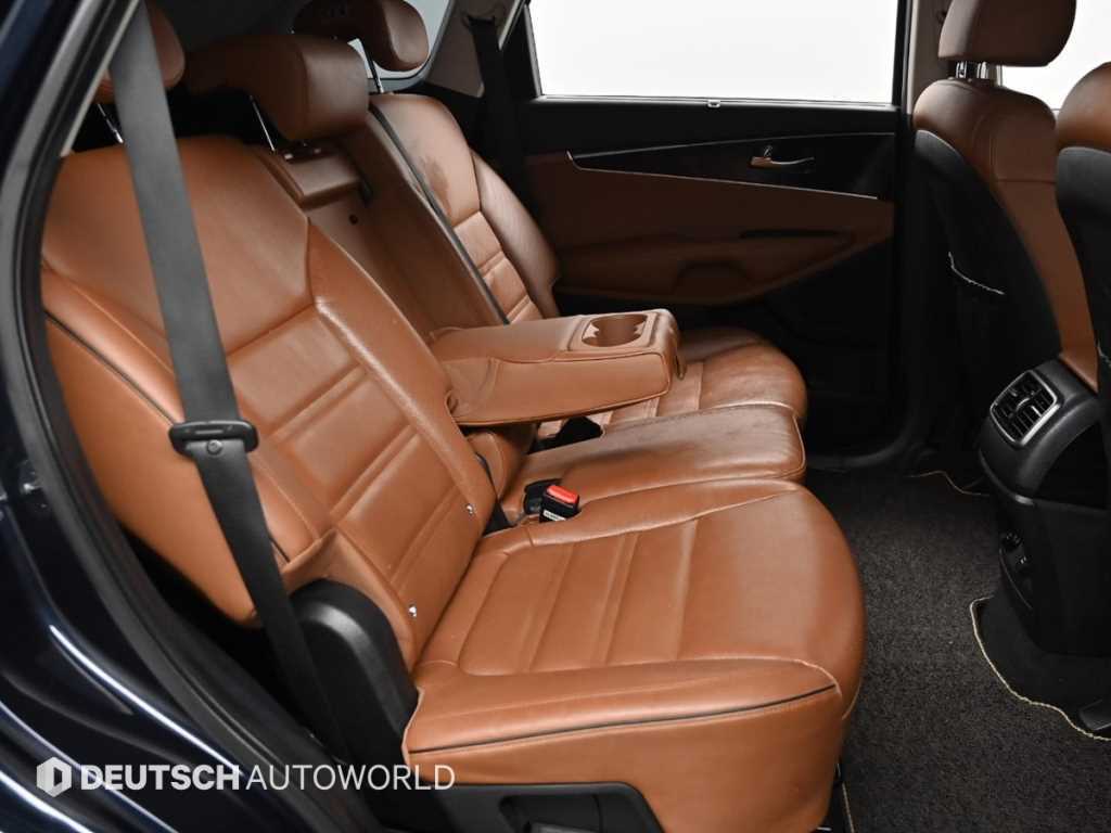 Kia Sorento — photo 10