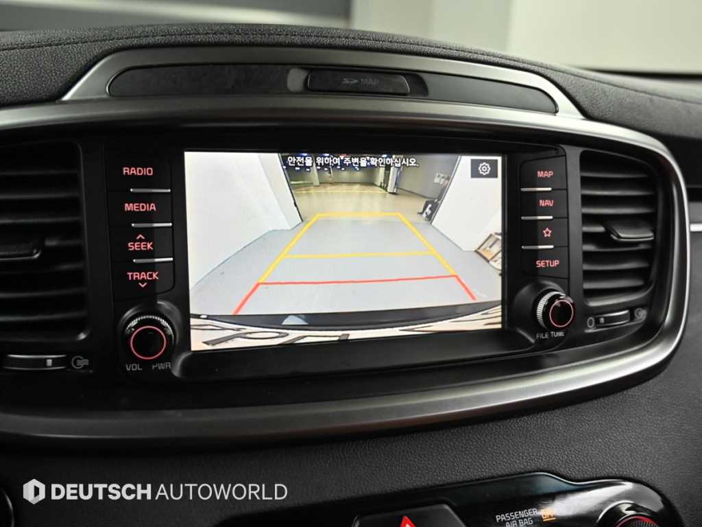 Kia Sorento — photo 14