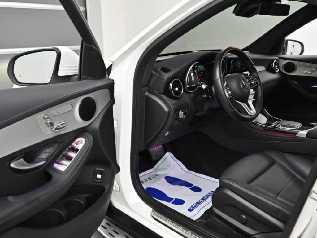 Mercedes-Benz GLC-Class — photo 11