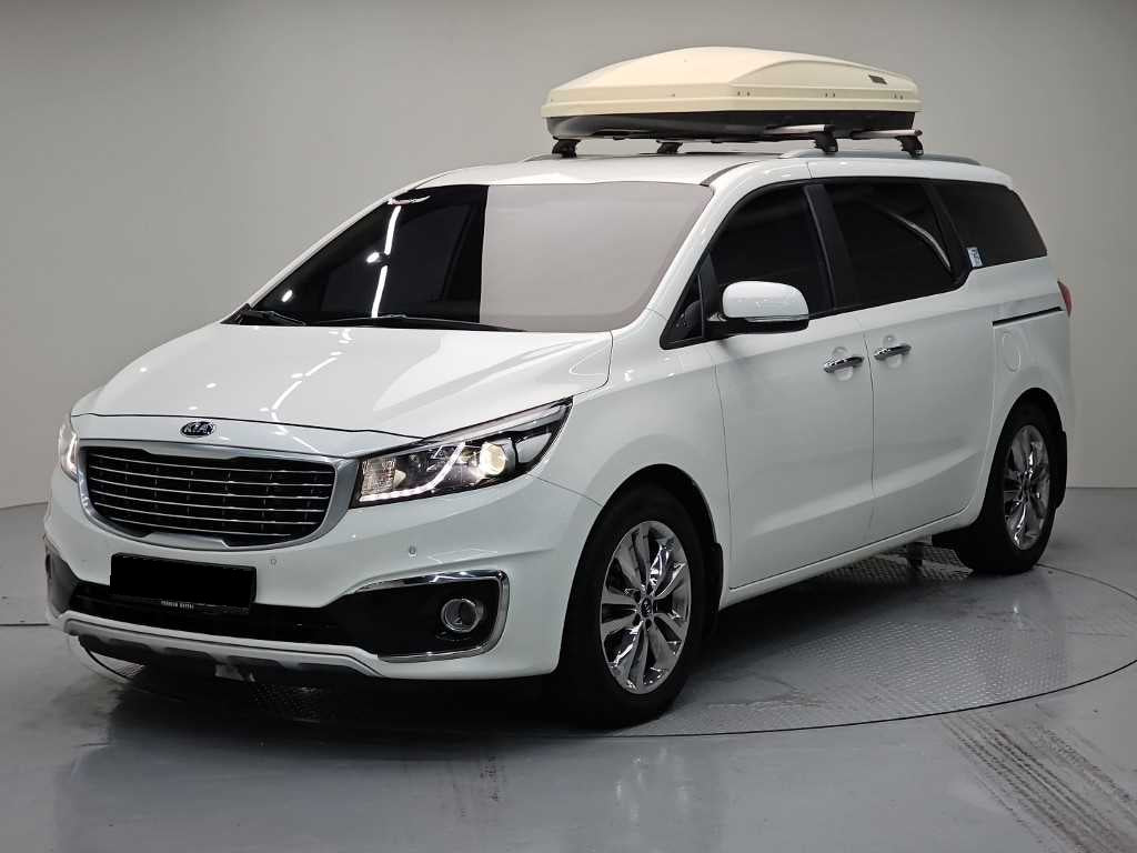 Kia Carnival — photo 01