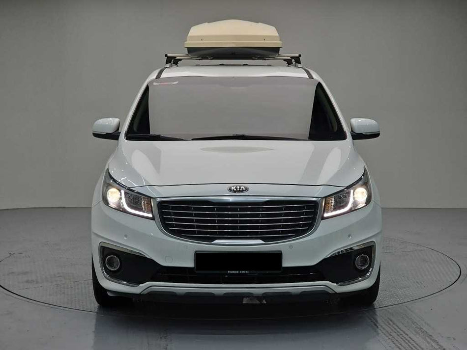 Kia Carnival — photo 02