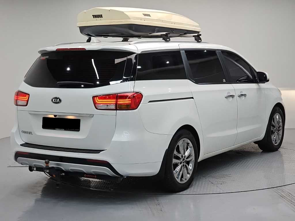Kia Carnival — photo 04