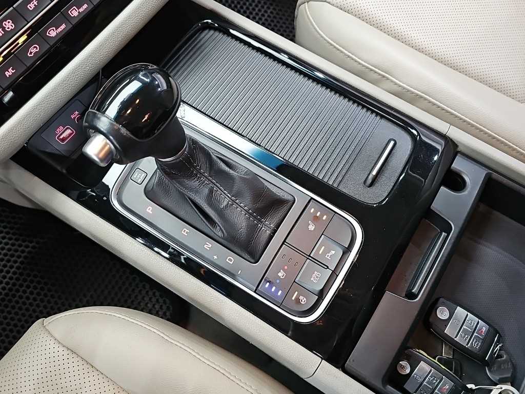 Kia Carnival — photo 08
