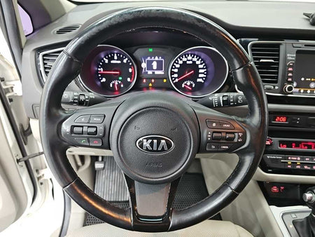 Kia Carnival — photo 09