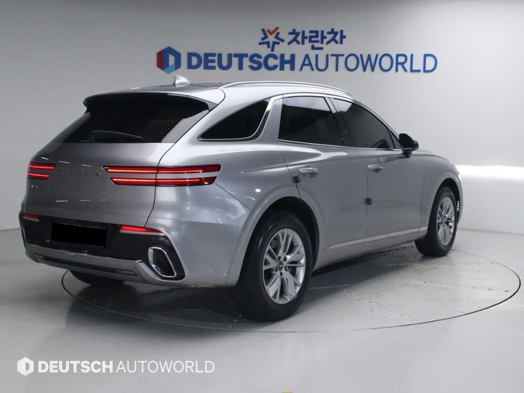 Genesis GV70 — photo 02