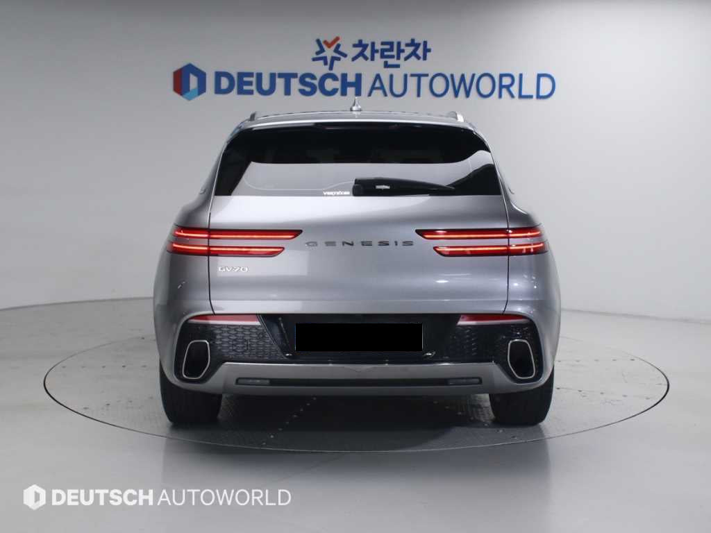 Genesis GV70 — photo 04