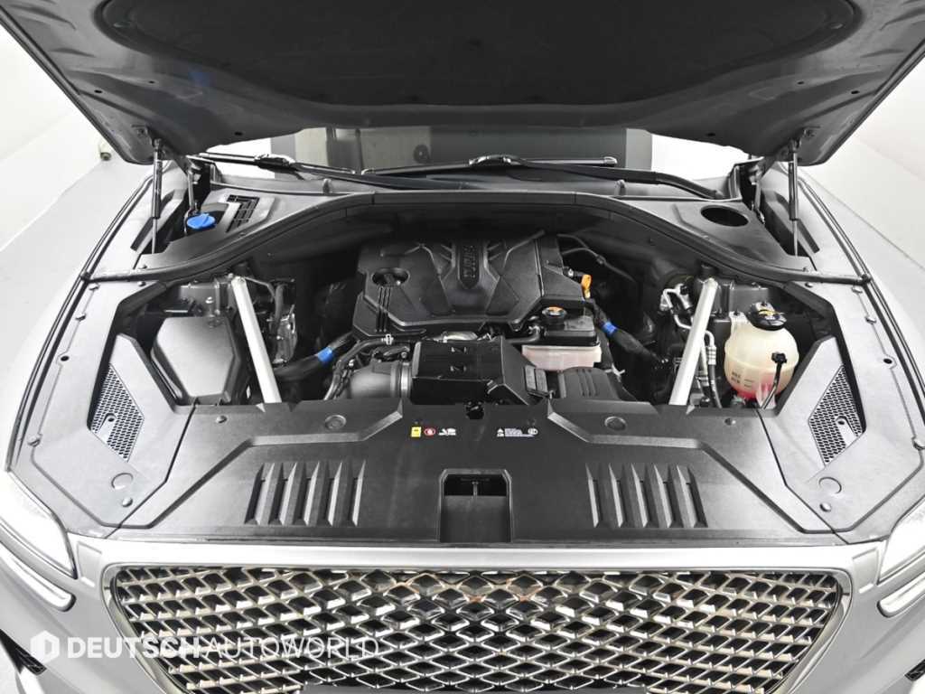 Genesis GV70 — photo 06