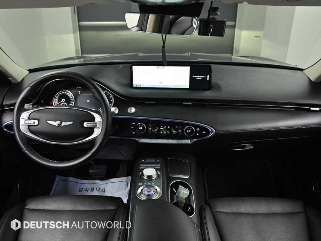 Genesis GV70 — photo 07