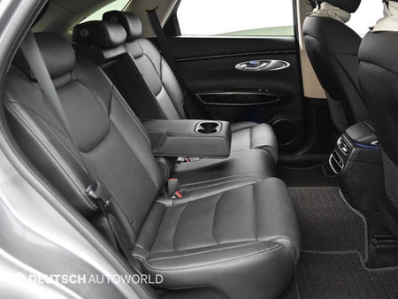 Genesis GV70 — photo 12