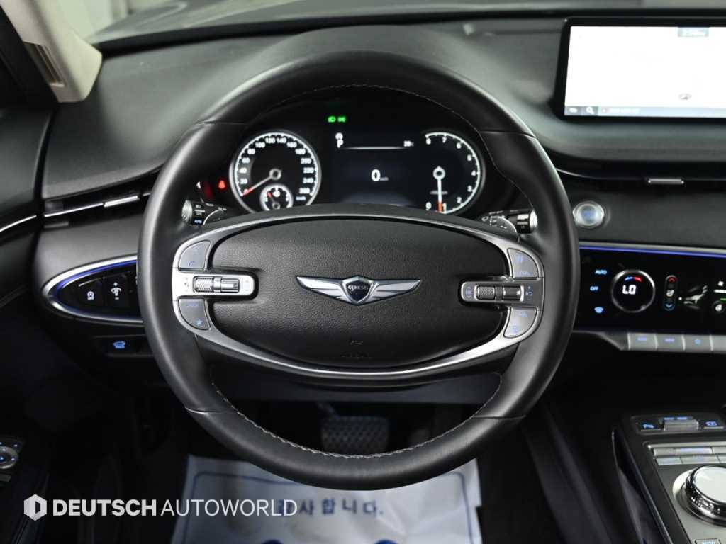 Genesis GV70 — photo 13