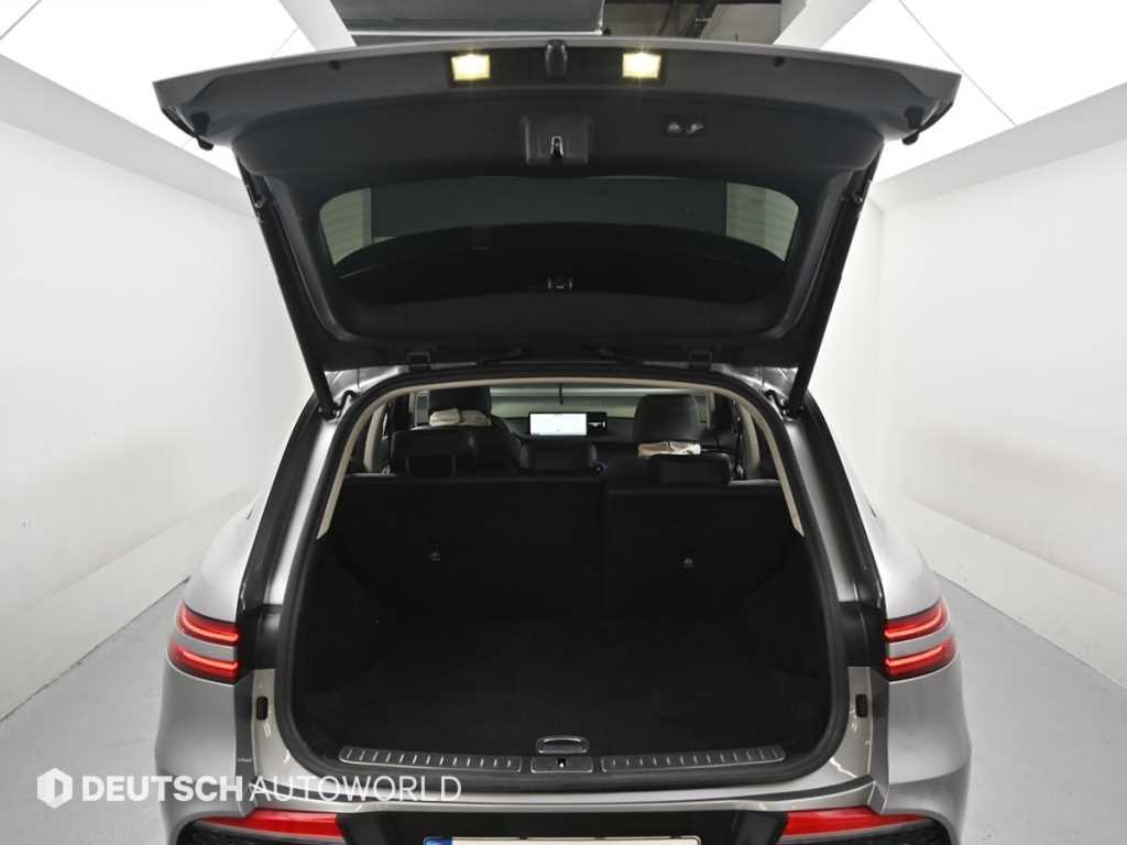 Genesis GV70 — photo 19