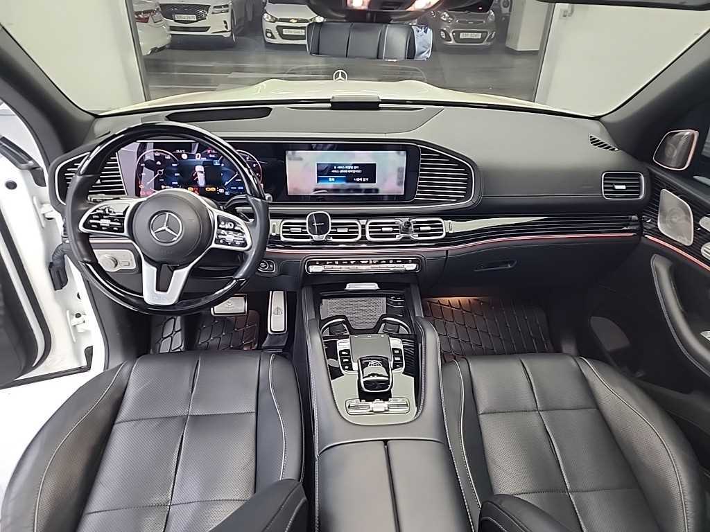 Mercedes-Benz GLS-Class — photo 07