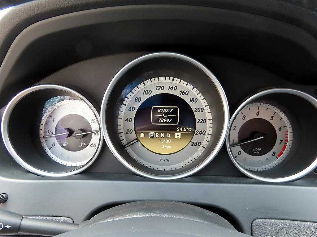 Mercedes-Benz C-Class — photo 09
