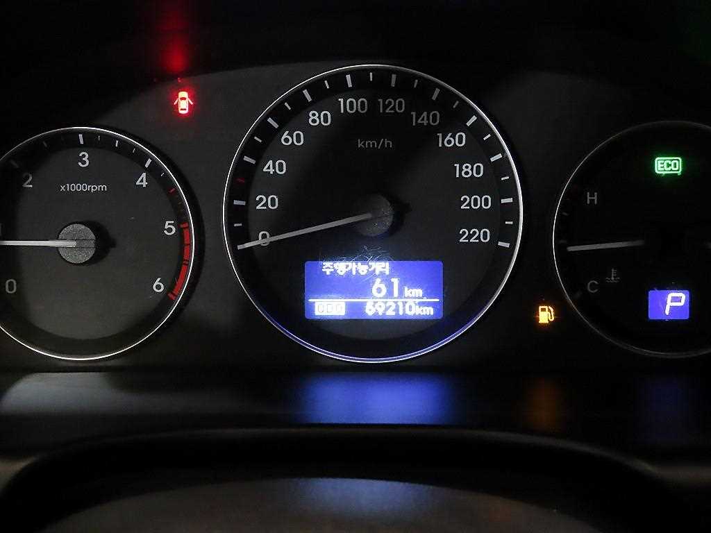 Hyundai Starex — photo 09