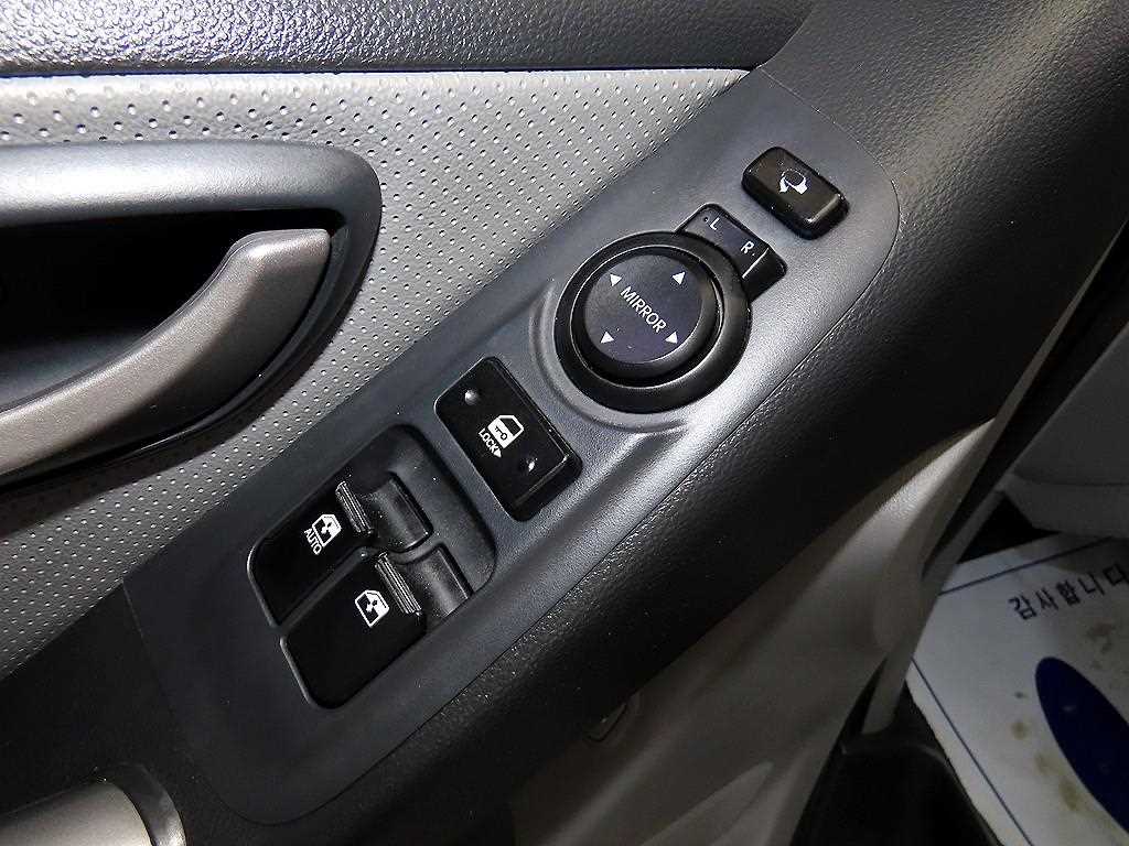 Hyundai Starex — photo 12