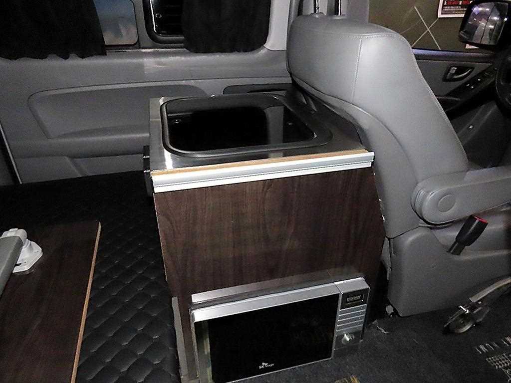 Hyundai Starex — photo 15
