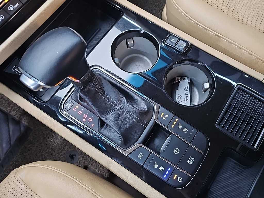 Kia Carnival — photo 08