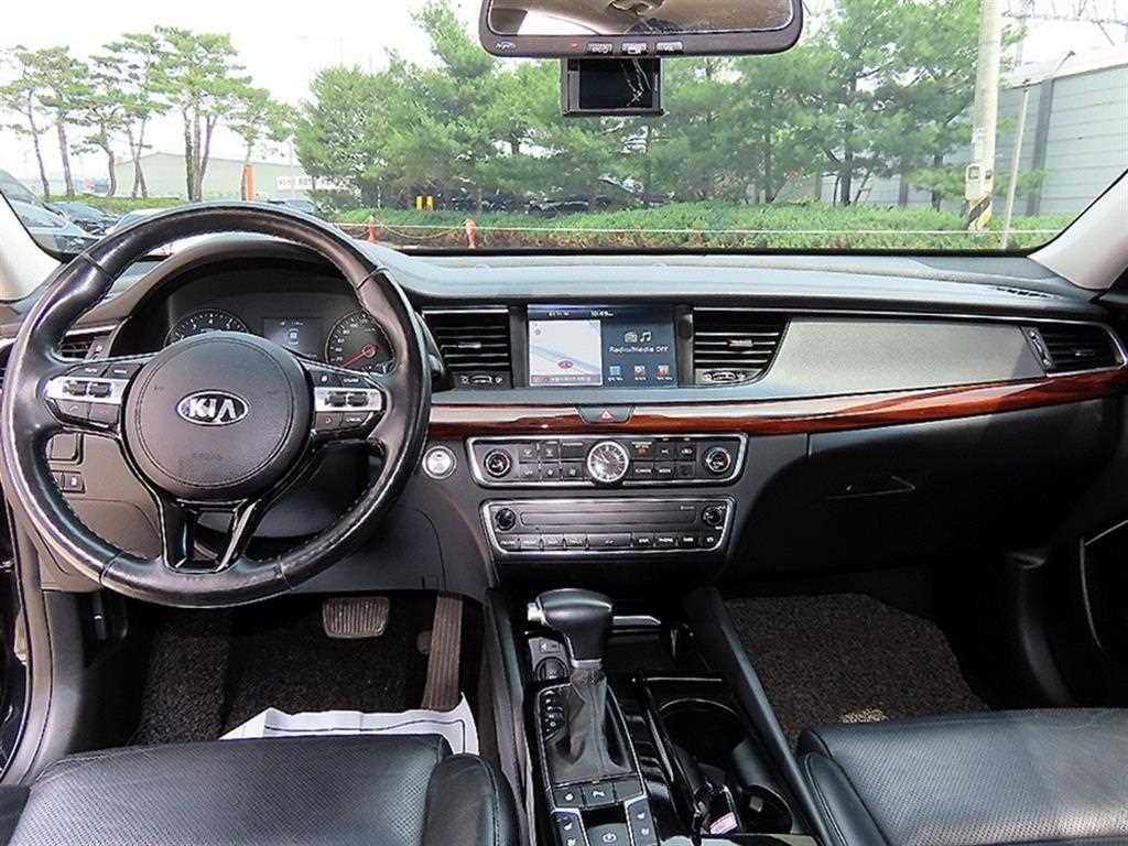 Kia K7 — photo 07