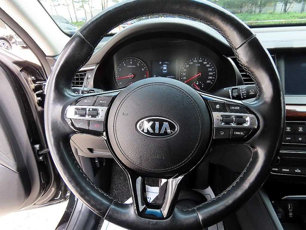 Kia K7 — photo 08