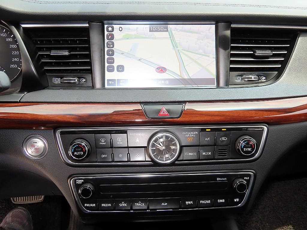 Kia K7 — photo 13