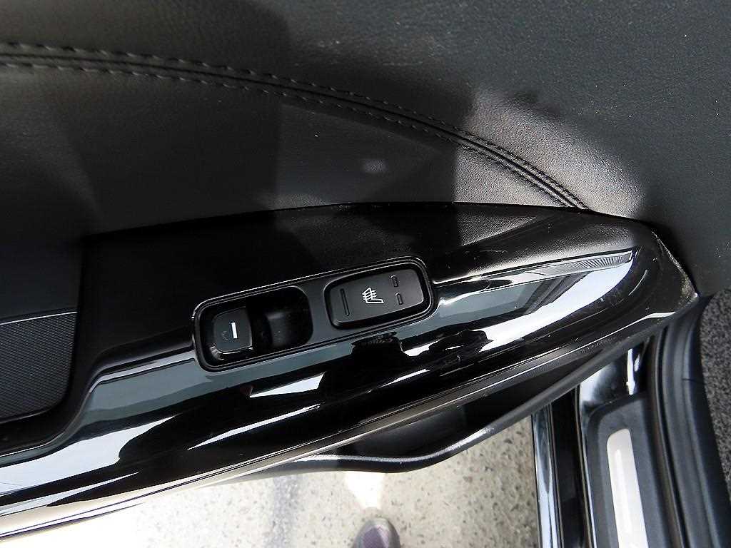 Kia K7 — photo 16