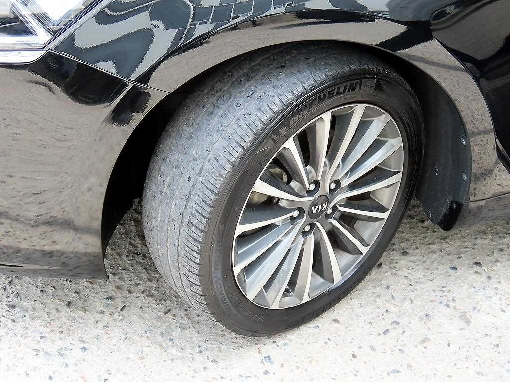 Kia K7 — photo 20