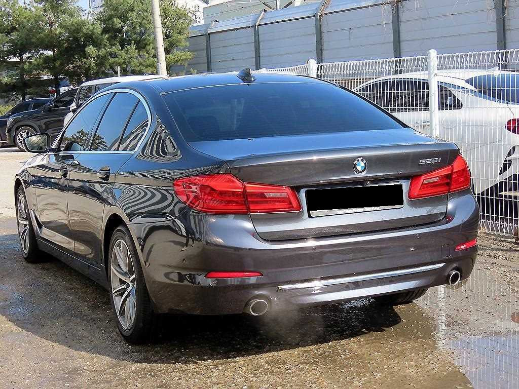 BMW 5-Series — photo 03