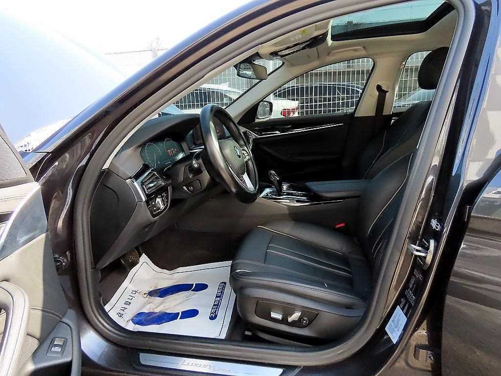 BMW 5-Series — photo 05