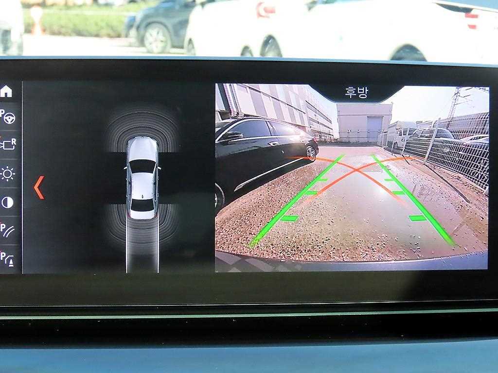 BMW 5-Series — photo 14