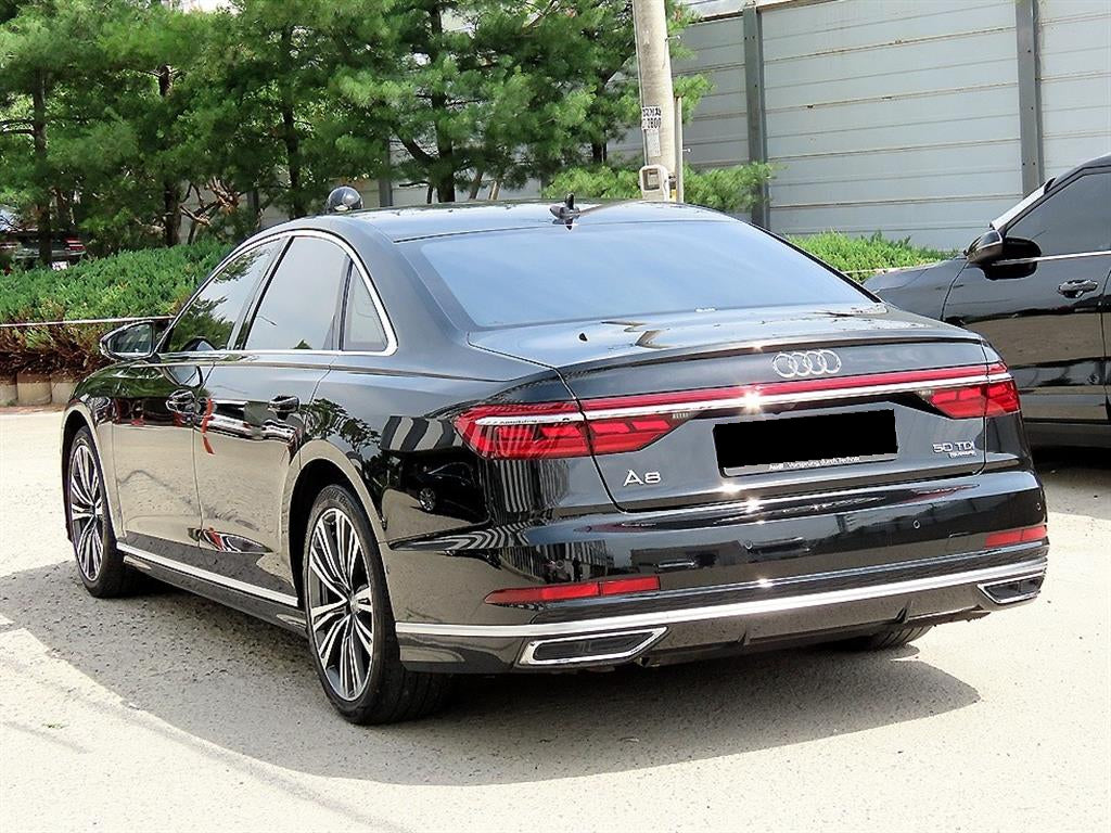 Audi A8 — photo 03