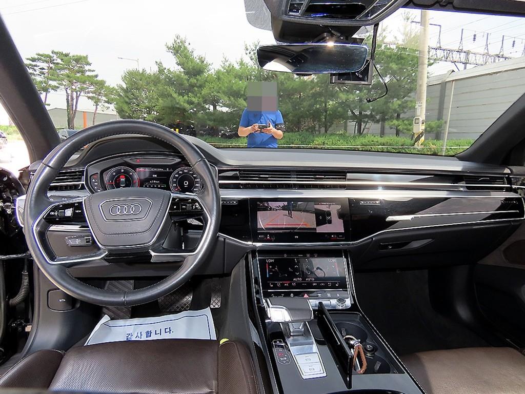 Audi A8 — photo 07