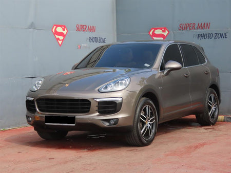 Porsche Cayenne — photo 01