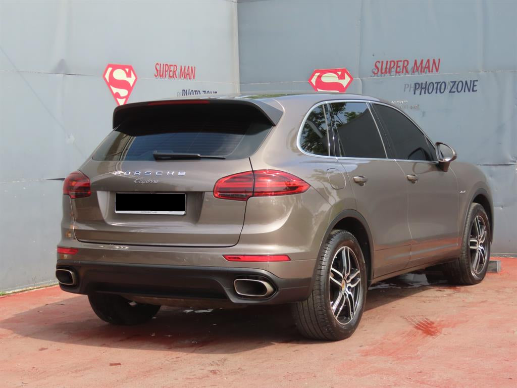 Porsche Cayenne — photo 03