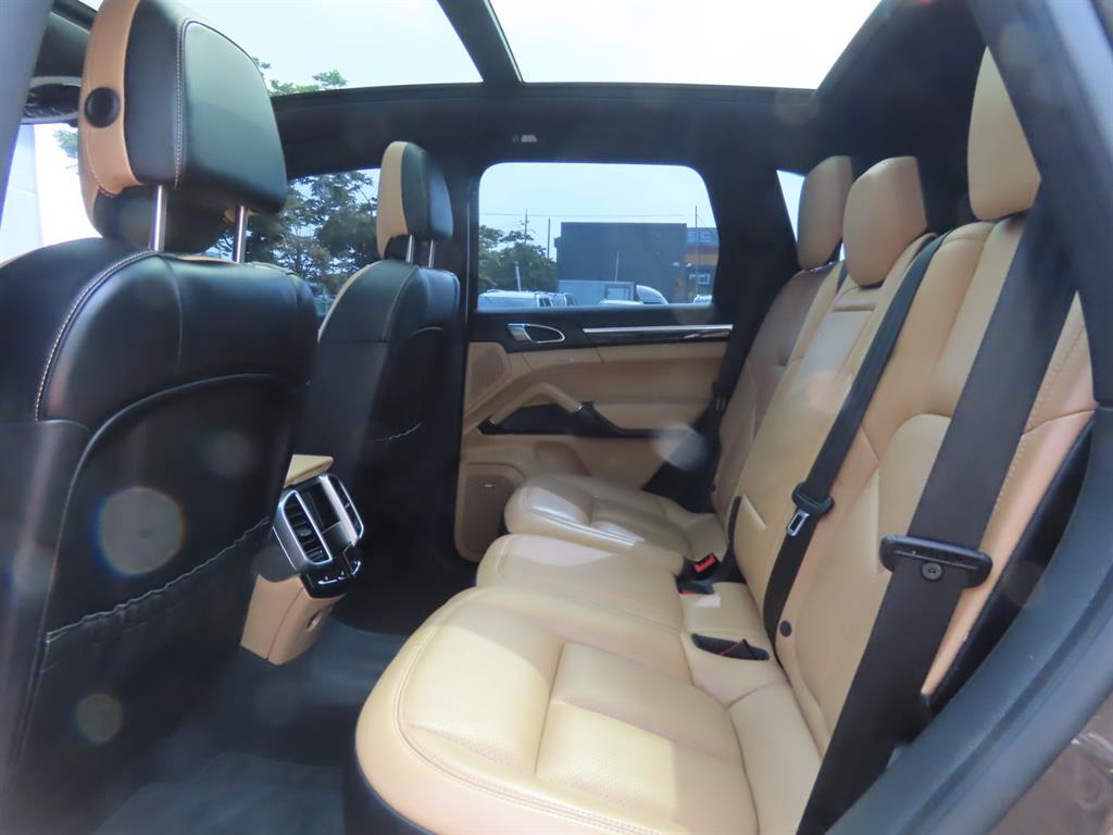 Porsche Cayenne — photo 07