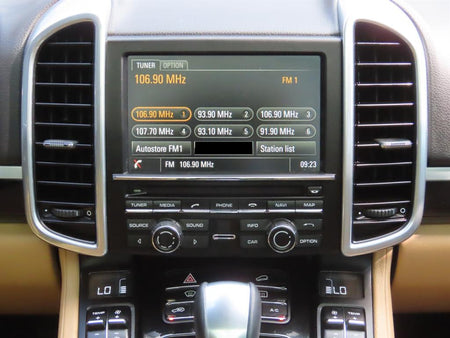 Porsche Cayenne — photo 11