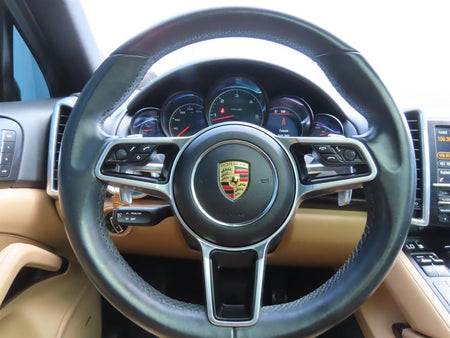 Porsche Cayenne — photo 12