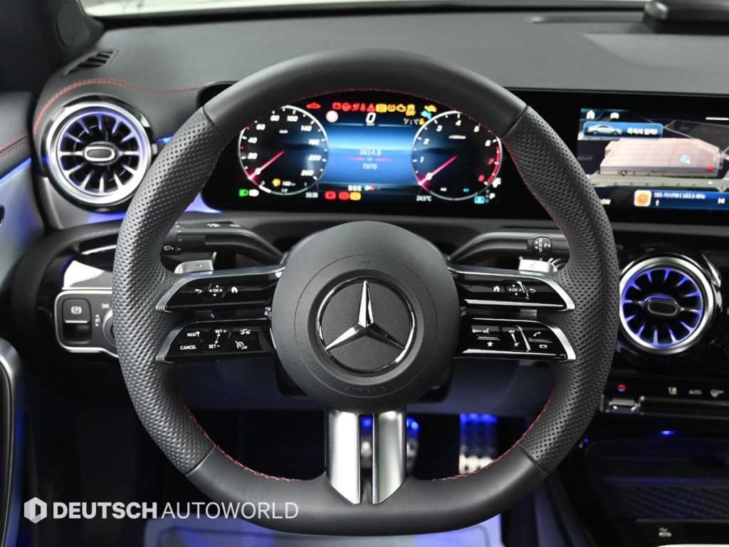 Mercedes-Benz CLA-Class — photo 13