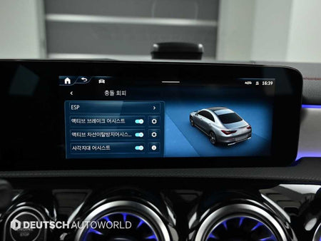 Mercedes-Benz CLA-Class — photo 17