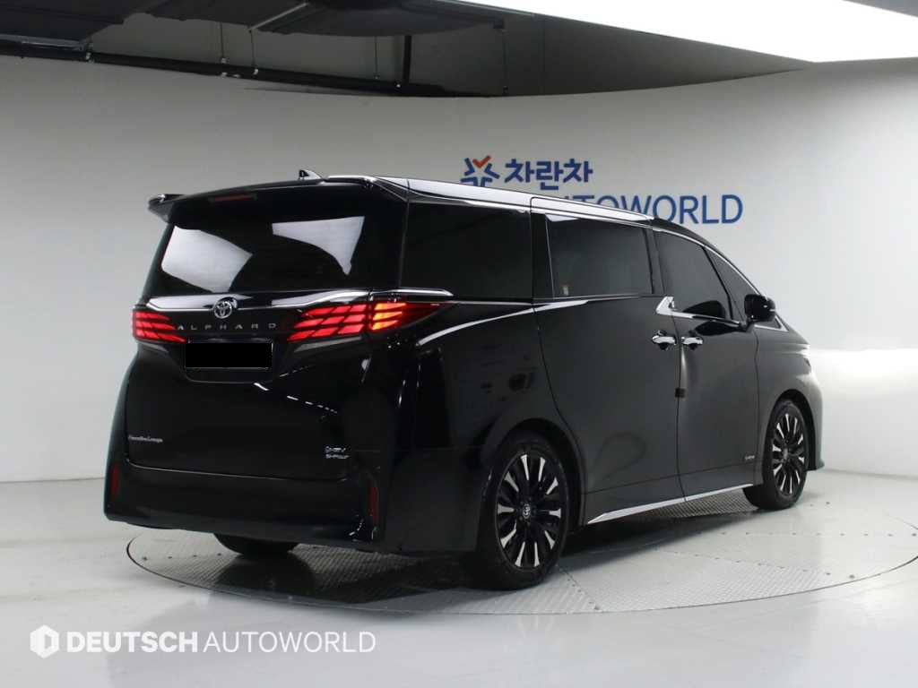 Toyota Alphard — photo 02