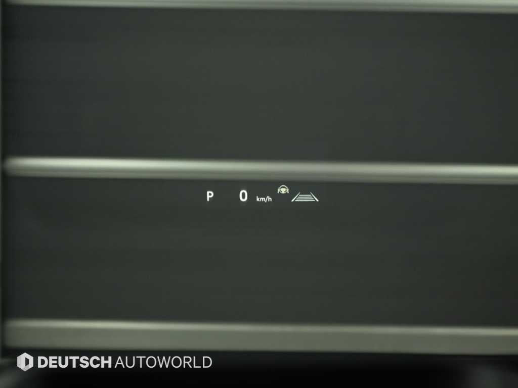 Toyota Alphard — photo 17