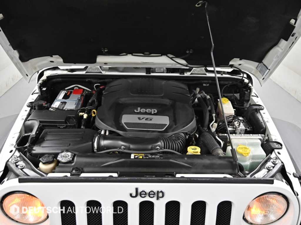 Jeep Wrangler — photo 06