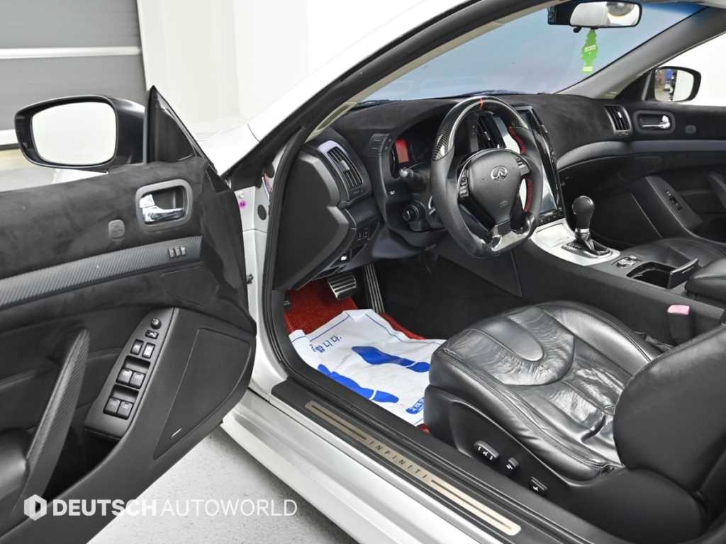 Infiniti G — photo 11