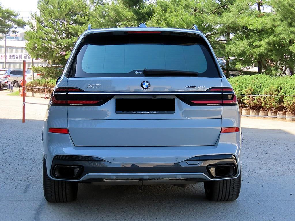 BMW X7 — photo 04
