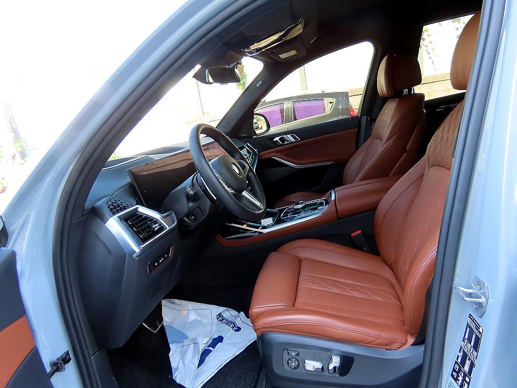 BMW X7 — photo 05