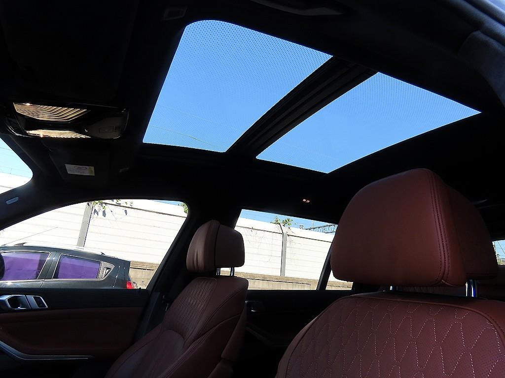 BMW X7 — photo 15