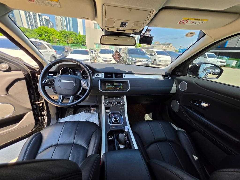Land Rover Range Rover Evoque — photo 06