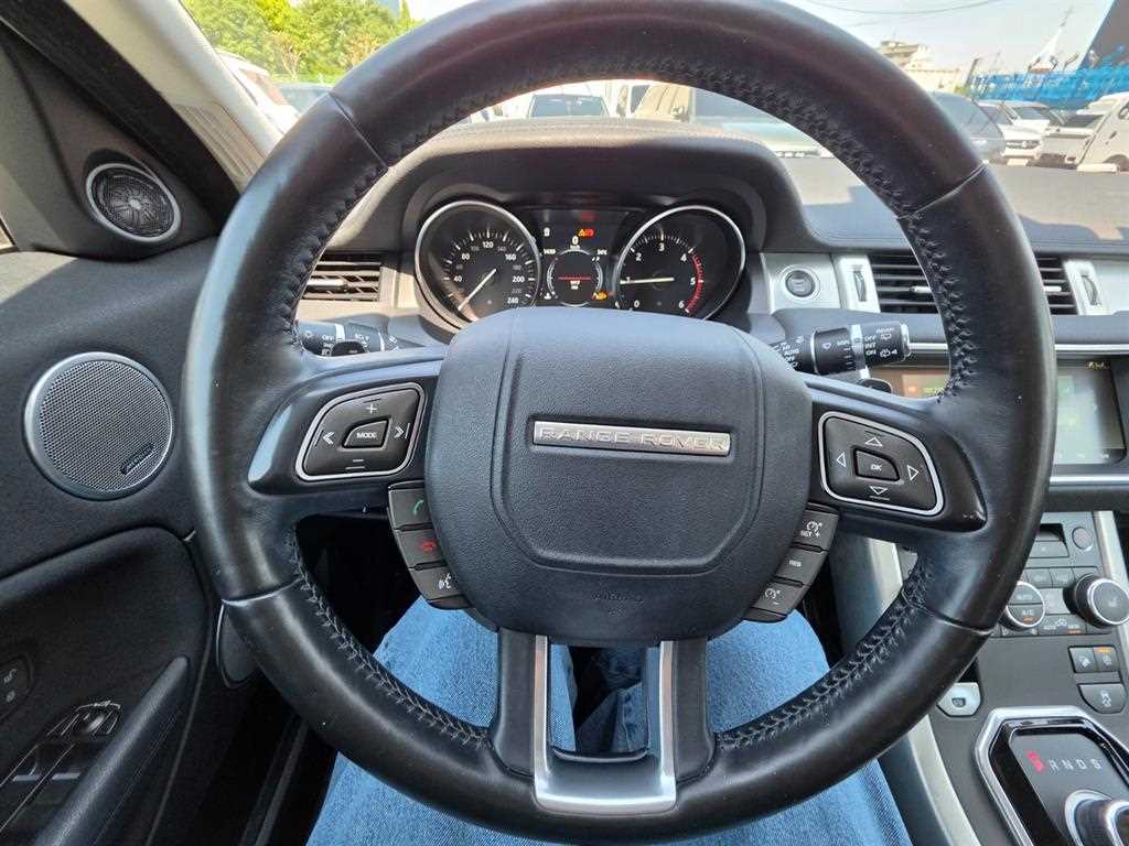 Land Rover Range Rover Evoque — photo 09